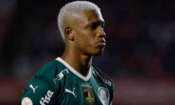 Colunista atualiza torcida do Palmeiras sobre possível saída de Danilo