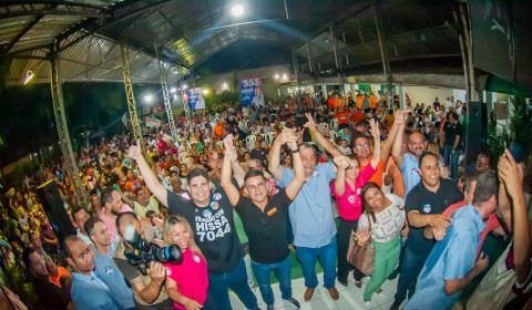 David Almeida declara voto para Hissa Abrahão em mega comício na zona Centro-Oeste