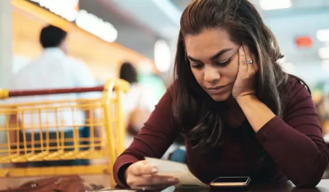 Endividamento bate recorde de 79%, e despesas diárias são maior causa