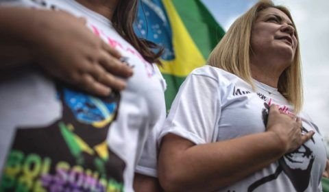 Ex-empregado diz que 1ª mansão de Bolsonaro na Barra teve dinheiro por fora