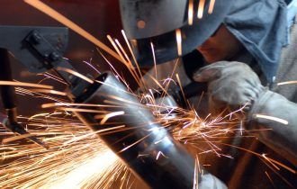 Índice de Confiança da Indústria recua 0,8 ponto em setembro, diz FGV