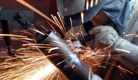 Índice de Confiança da Indústria recua 0,8 ponto em setembro, diz FGV