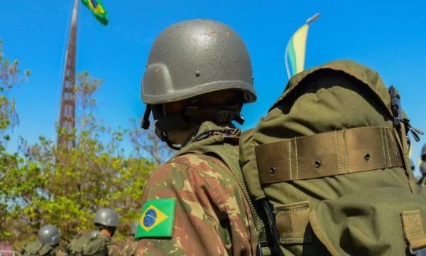 Bolsonaristas chamam Exército de ‘braço frouxo’ e ‘mão vendida’, após prisões