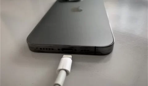 Ministério da Justiça suspende venda de iPhones