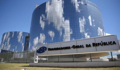 Não cabe a associação questionar constitucionalidade de lei sobre prorrogação de contratos e licitação, diz PGR