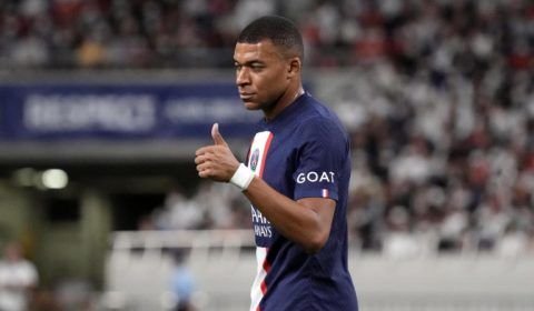 Com show de Mbappé e Beraldo titular, PSG massacra Revel e avança na Copa da França