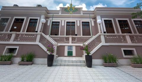 Prefeitura de Tefé é investigada por irregularidades em licitação de ‘kit de material escolar’
