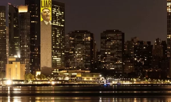 Projeção na ONU com imagem de Bolsonaro chama brasileiro de "vergonha"