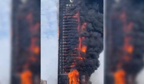Vídeo: Incêndio arrasa arranha-céu em cidade na China