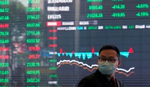 Ações da China caem pressionadas por Covid e repressão dos EUA