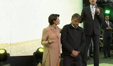 André Valadão simula ter sido obrigado pelo TSE a se retratar a Lula; tribunal nega existir sentença