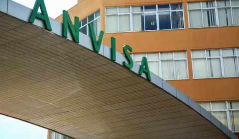 Anvisa proíbe venda de dois lotes de chocolates em tablete da marca Garoto