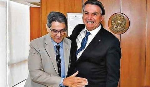 Bolsonaro tenta se desvincular de Jefferson: ‘Quem atira em policial é bandido’