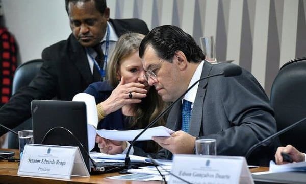 Braga e Vanessa ‘juntos novamente’ um ano após senador se livrar de inquérito no STF