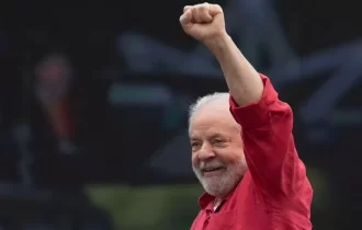 Com Lula, o que esperar para Auxílio Brasil, salário mínimo e gasolina?