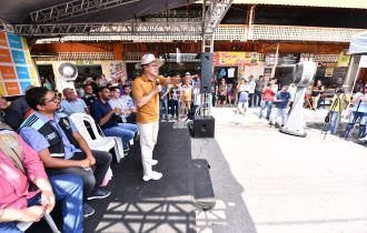 David Almeida anuncia reforma de feira municipal abandonada há 18 anos pelo poder público