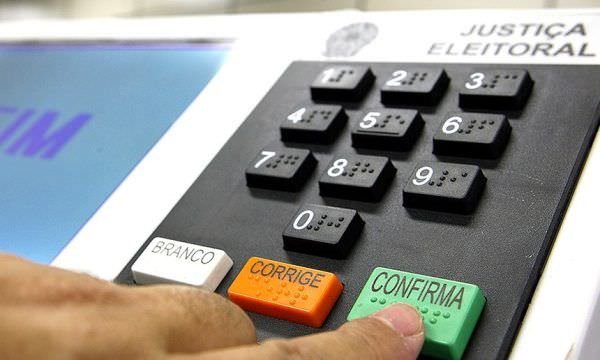 Eleitora de Bolsonaro em Manaus afirma que ao votar aparece ‘nulo’