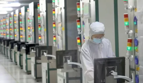 Indústria criou mais de 910 mil empregos em quatro anos, aponta IBGE