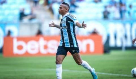 Grêmio terá duas novidades entre os relacionados para encarar o Náutico