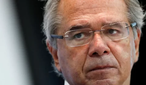 Guedes diz à CNN que retomará reajuste do funcionalismo e estuda aumento real do mínimo