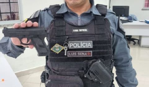 Homem é detido com arma de brinquedo em seção de Coari