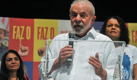 Lula diz que Bolsonaro usa nome de Deus em vão e ‘tira proveito da religião’