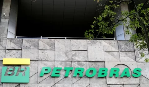 Petrobras formaliza compromisso de pagamento de contribuições a fundo de pensão