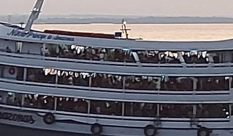 Polícia Federal apreende barco durante transporte ilegal de eleitores