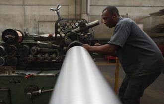 Preços da indústria recuam 1,96% em setembro, diz IBGE