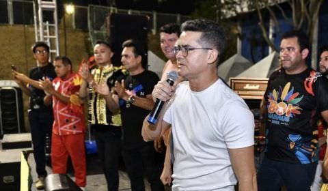 Prefeito David Almeida abre oficialmente a Feirinha do Tururi