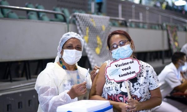 Prefeitura de Manaus convoca ‘atrasados’ para atualizarem esquema vacinal contra a Covid-19
