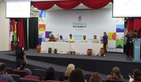 Prefeitura de Manaus realiza ‘Roda de Conversa dos Anciãos Indígenas’ com professores da modalidade da rede municipal
