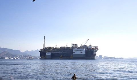 Produção de petróleo ultrapassa 4 milhões de barris por dia, diz ANP