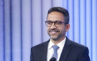 Reeleito, governador de Alagoas diz que honrará votos
