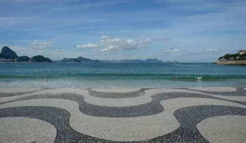 Turistas estrangeiros gastam US$ 2,7 bilhões no Brasil em 7 meses, mostra CNC