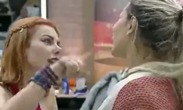 VÍDEO: Com cusparada, Deolane e Deborah protagonizam barraco e advogada é acusada de agressão