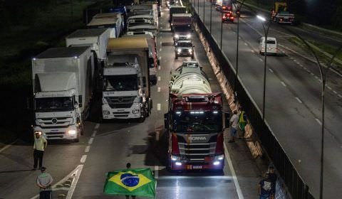 Rodovias federais do país estão livres de bloqueios, diz PRF