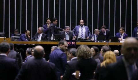 Câmara aprova MP que abre crédito extra para pagamento de benefícios