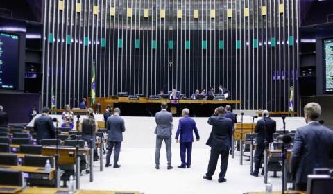 Câmara dos Deputadas realiza sessão de votação nesta segunda-feira
