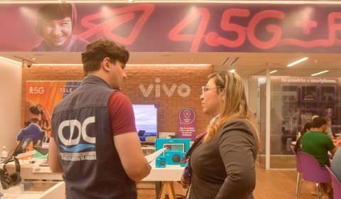 CDC/ALEAM, presidida pelo deputado João Luiz entrega Nova Lei das Filas a operadoras de telefonia em Manaus