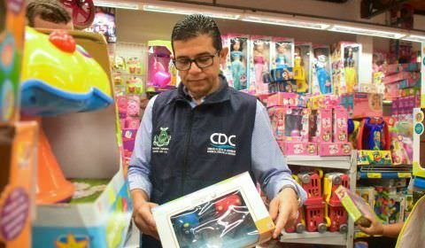 CDC/ALEAM, presidida pelo deputado João Luiz orienta consumidores durante a campanha da Black Friday 2022