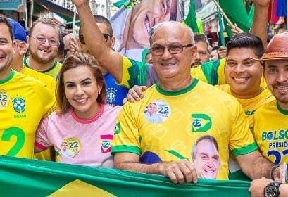 Com crise da extrema-direita instalada, filha de Menezes eleita deputada se 'afasta' 30 dias das discussões políticas