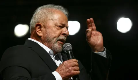 Economistas criticam gastos fora do teto e reforçam responsabilidade fiscal