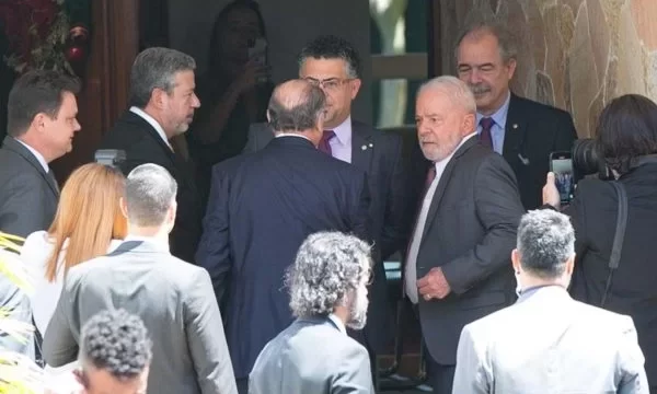 Em Brasília, Lula se reúne com Arthur Lira na residência da Câmara