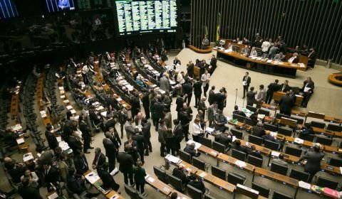 Emendas de bancada e comissões ao Orçamento ultrapassam R$ 234 bilhões