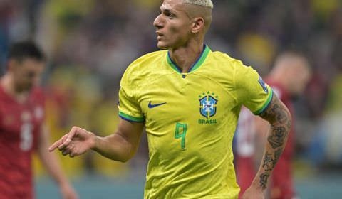Richarlison e modelo vivem affair e soltam indiretas nas redes sociais