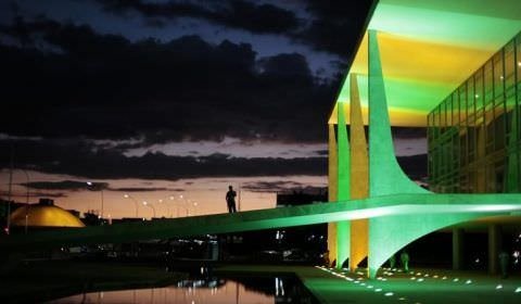 Dias: Lula já pediu que PT não apresente candidatos às Presidências no Congresso