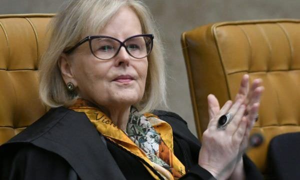 Ministra Rosa Weber cumprimenta presidente eleito pela vitória nas urnas