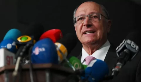 Ministro nomeia Alckmin e oficializa início da transição para governo Lula