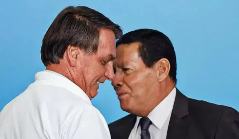 Mourão nega que vá passar a faixa a Lula: 'Não sou o presidente'